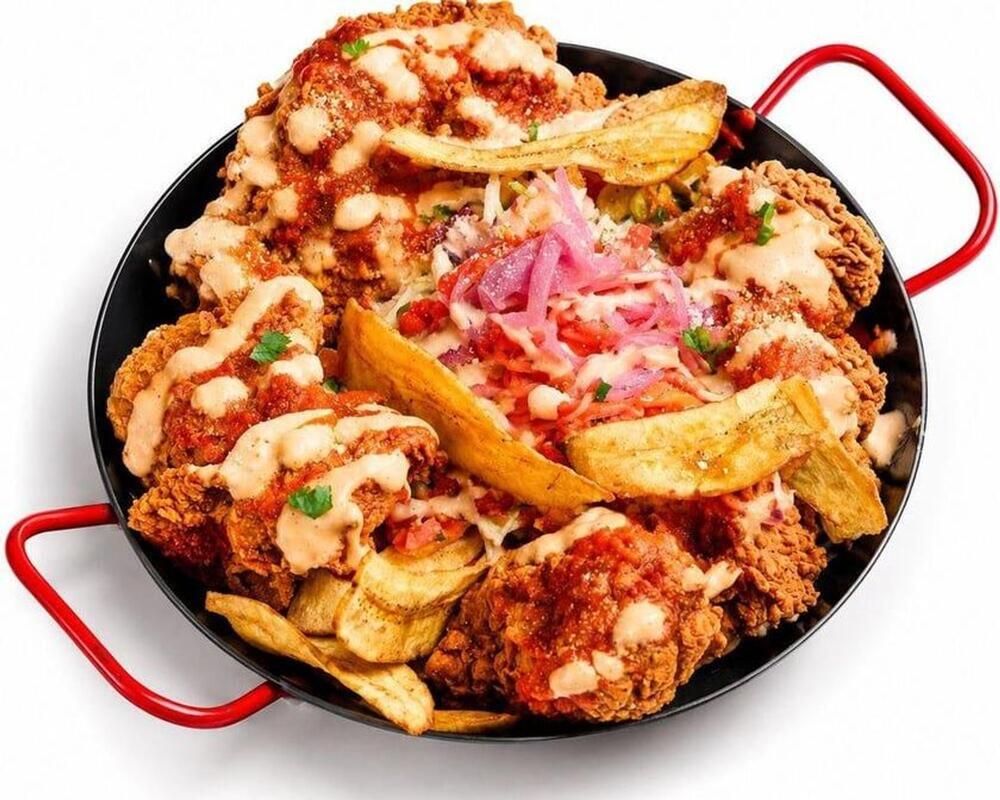 Pollo Con Tajadas