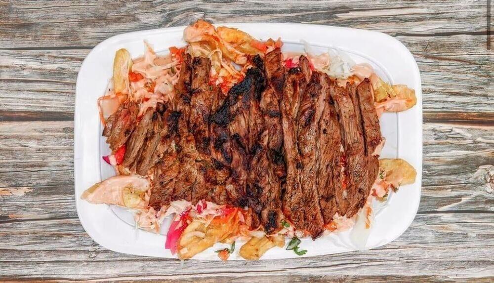 Carne Asada Con Tajadas