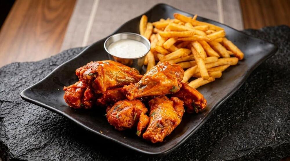 9 Pc Wings w/ Fries